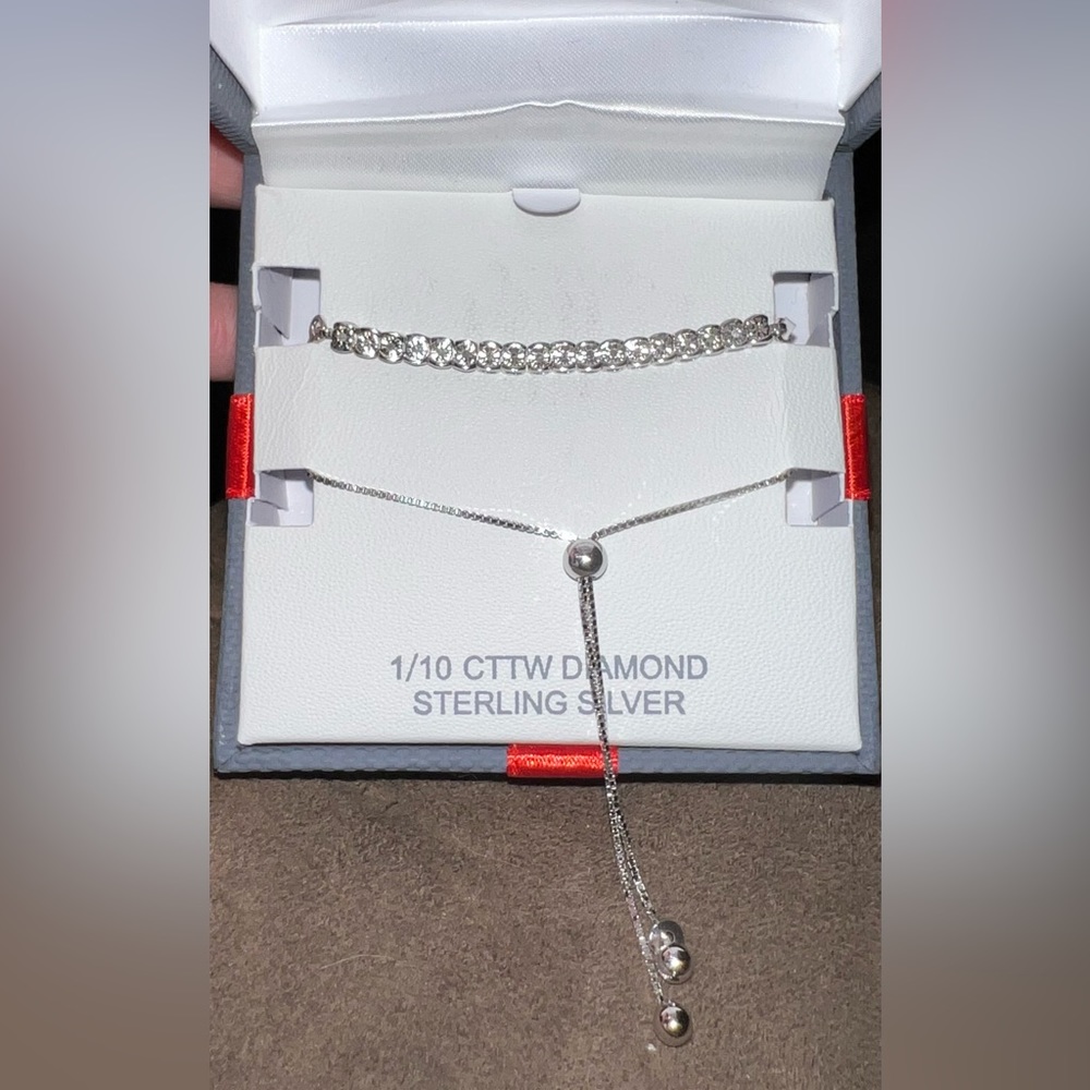 ✨1/10 CTTW Diamond Sterling Silver Bracelet✨